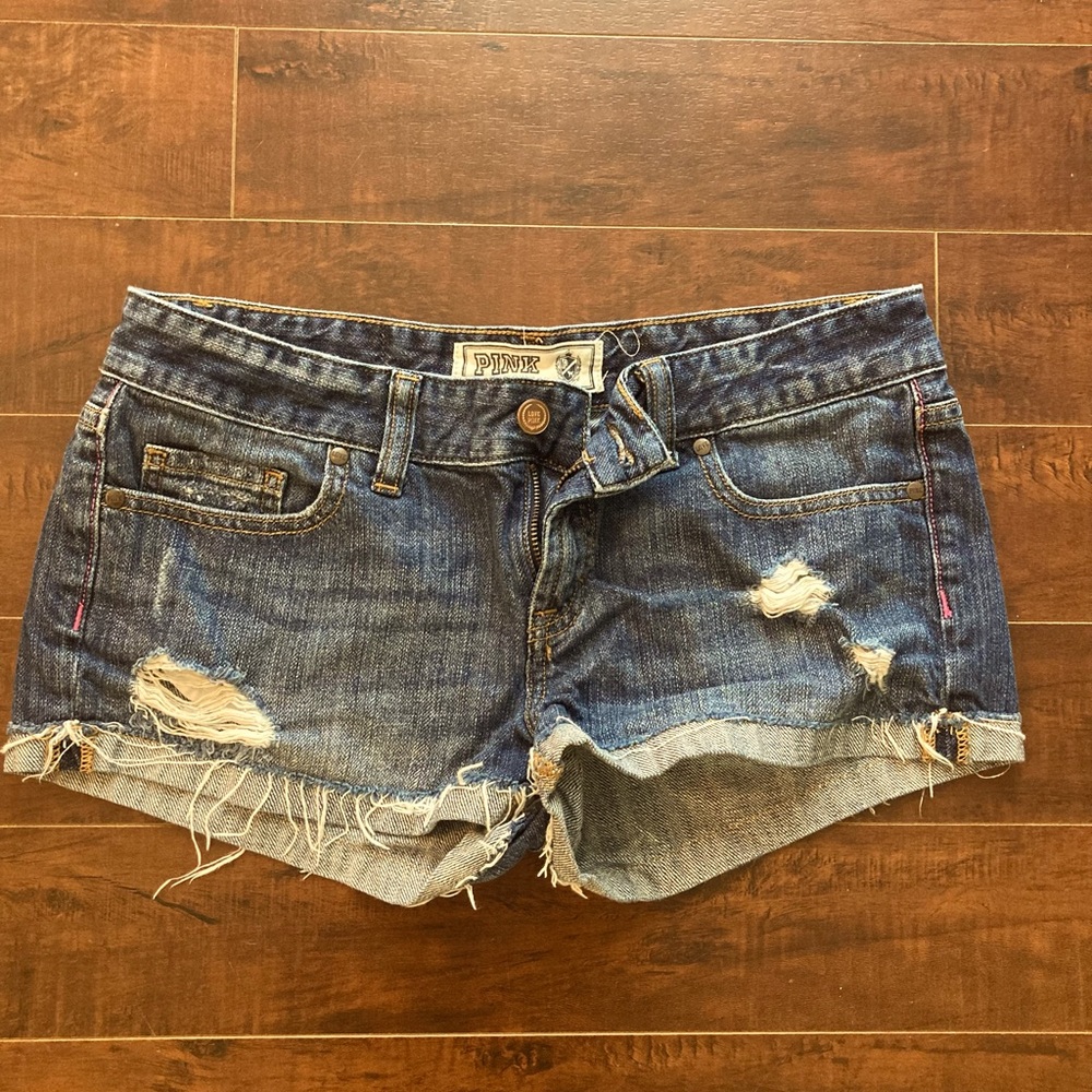 Jean distressed short shorts